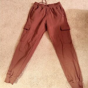 Men's Brown Cargo Jogger Pants (lightings weird)